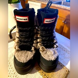 Hunter Discoverer Women Mid Lace-Up Exposed Faux Fur Leather Heel Boots Sz 5 NWT